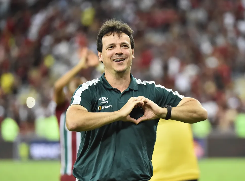 Diniz comemora vitória do Fluminense sobre o Flamengo 