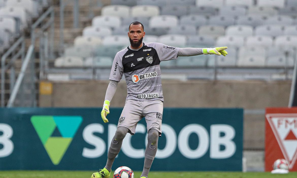 Goleiro Éverson, destaque por sua qualidade com os pés